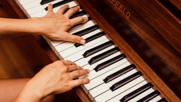 Aula de Piano Custos Ipiranga - Aula de Piano Iniciante - CEMUSC